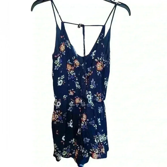 One ❤️ Clothing Romper Final Markdown - Picture 2 of 7